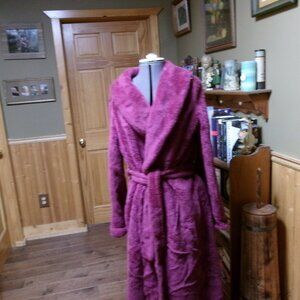 Burgundy cottage core 70s Borg fur robe tie front long M/L